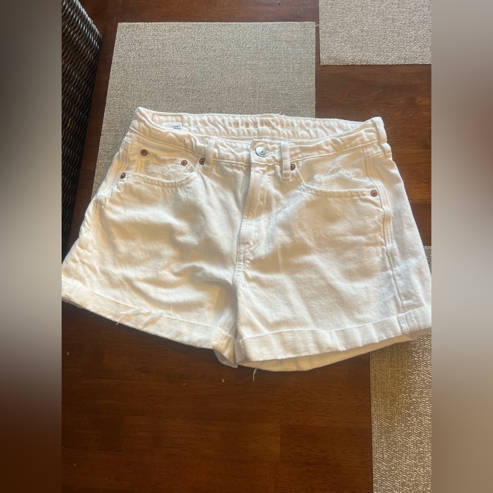 American‎ Eagle white denim shorts